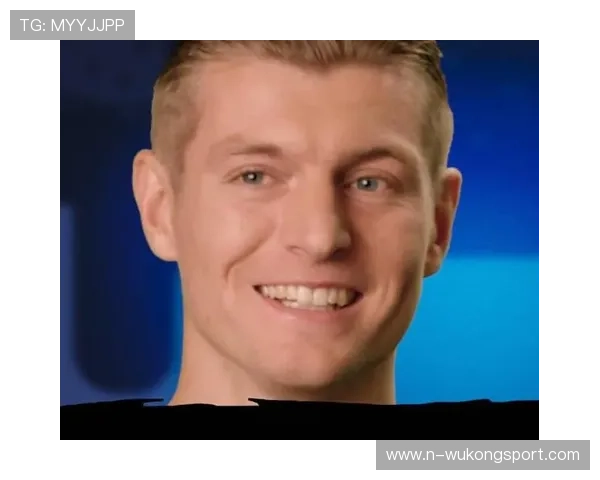 克罗斯与布鲁诺在中场组织上偏向体系分配形成分散结构