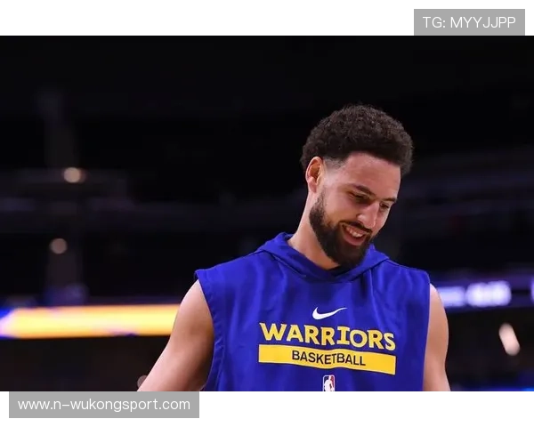 克莱·汤普森关键时刻多点开花拉开比分差距