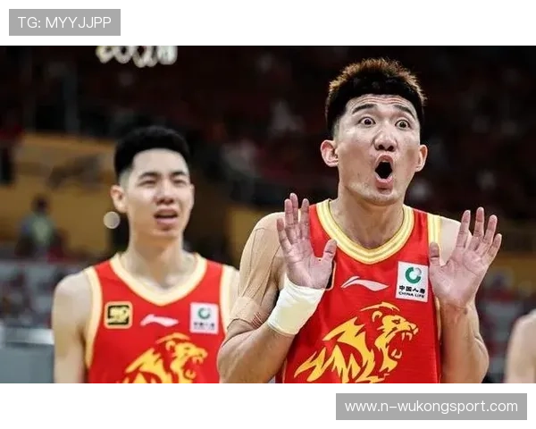 孙铭徽训练完直接拎两袋蛋白粉回家，这自律谁顶得住啊