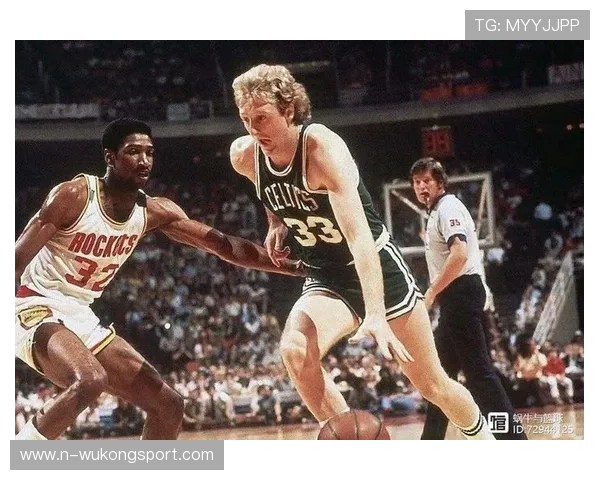 拉里·伯德控球组织对比魔术师约翰逊展现更高关键时刻助攻率