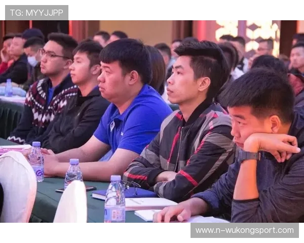 篮球裁判判罚流程深度解析:从违例到宣判的全过程 篮球裁判判罚流程深度解析:从违例到宣判的全过程